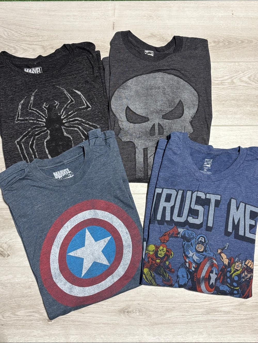 Bundle of 4 Marvel Graphic Tee Shirts Size Mens 2XL - Blue/Grey
